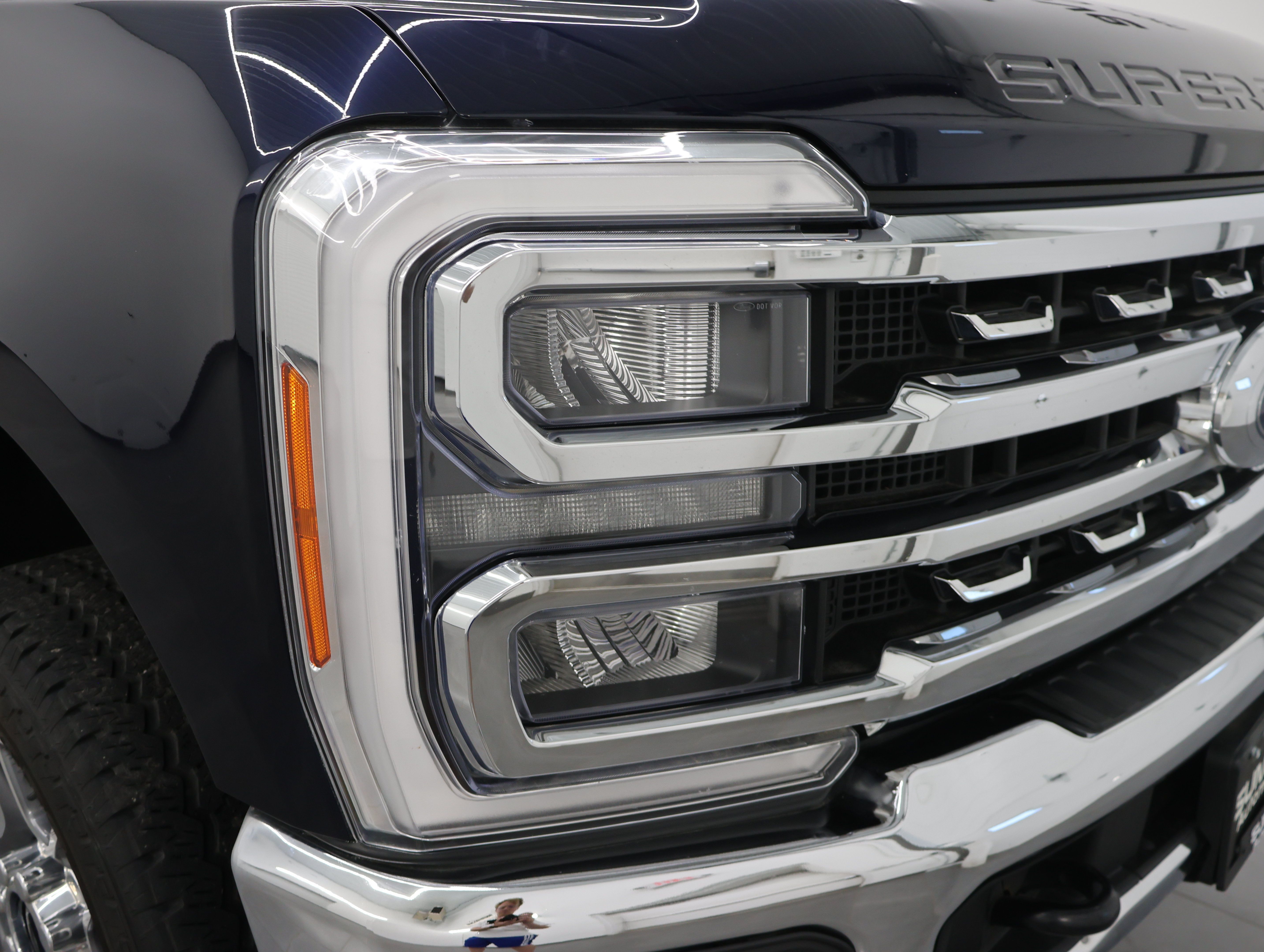 Used 2023 Ford F350 Lariat w/ FX4 Off-Road Package AWD/4WD image 25