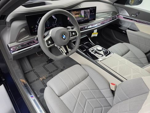 New 2026 BMW 760i xDrive image 7