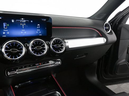 Certified 2025 Mercedes-Benz GLB 250 image 13