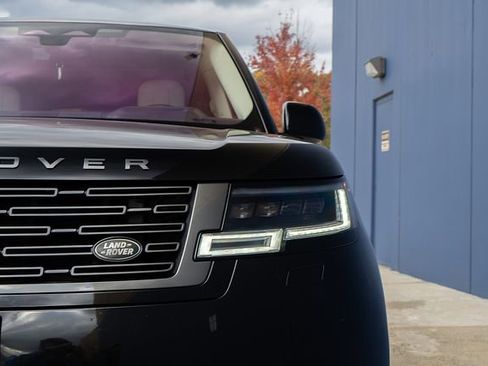 Used 2023 Land Rover Range Rover Long Wheelbase Autobiography image 10