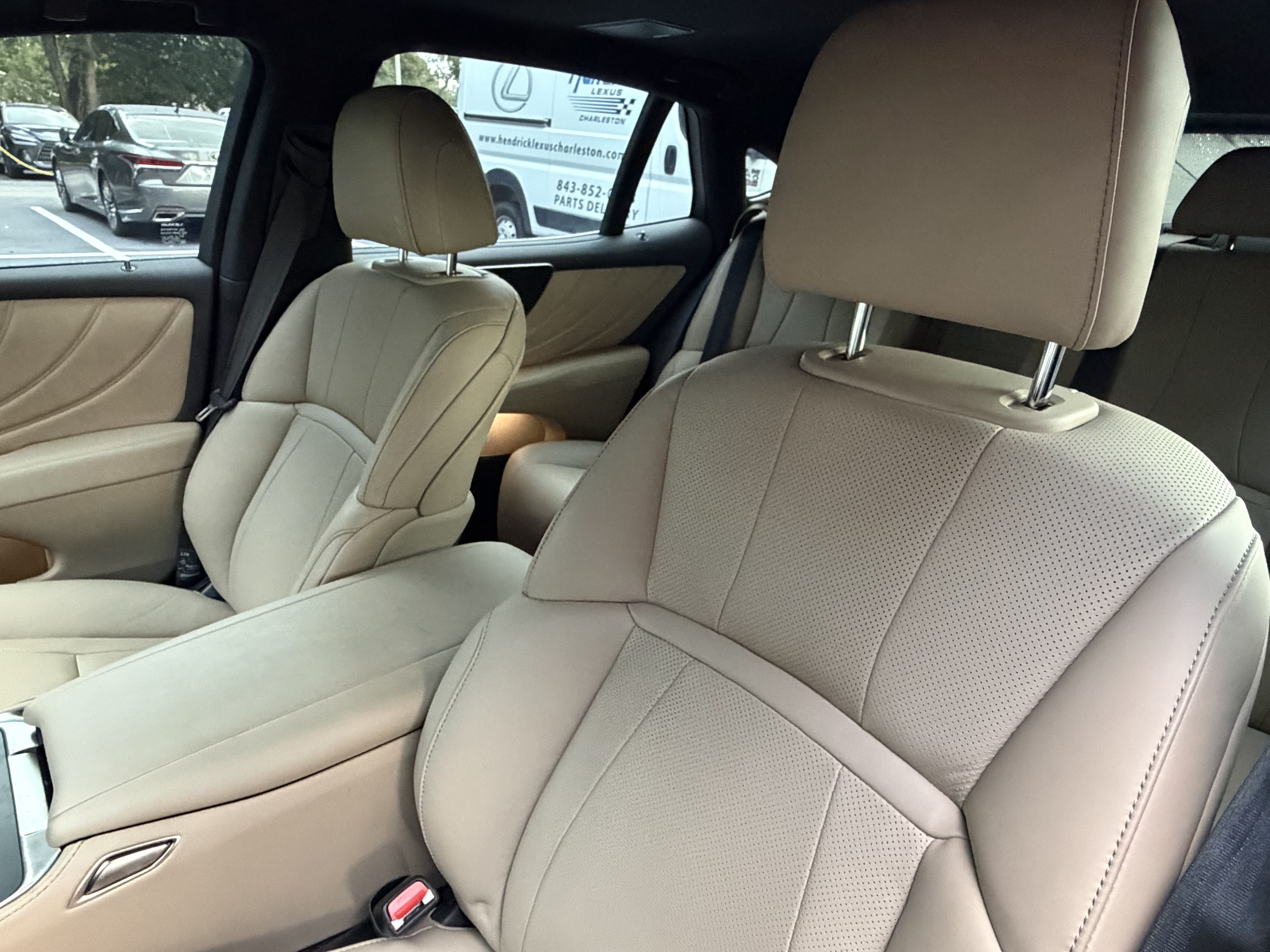 Used 2025 Lexus LS 500 RWD image 18