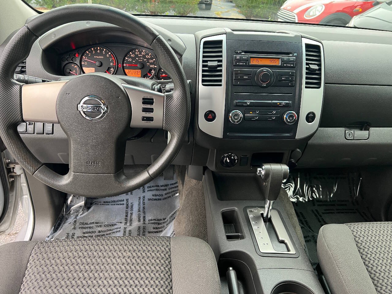 Used 2009 Nissan Frontier SE w/ SE Value Truck Pkg AWD/4WD image 33