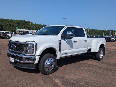 New 2026 Ford F450 Lariat w/ Lariat Ultimate Package AWD/4WD image 4