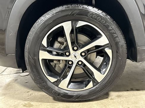 Used 2024 Chevrolet Trax RS FWD image 26