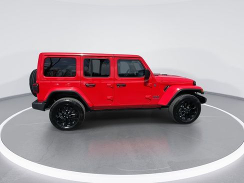 Used 2025 Jeep Wrangler Unlimited Sahara w/ Safety Group AWD/4WD image 22