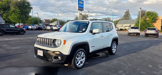 Used 2016 Jeep Renegade Latitude w/ Cold Weather Group AWD/4WD image 3