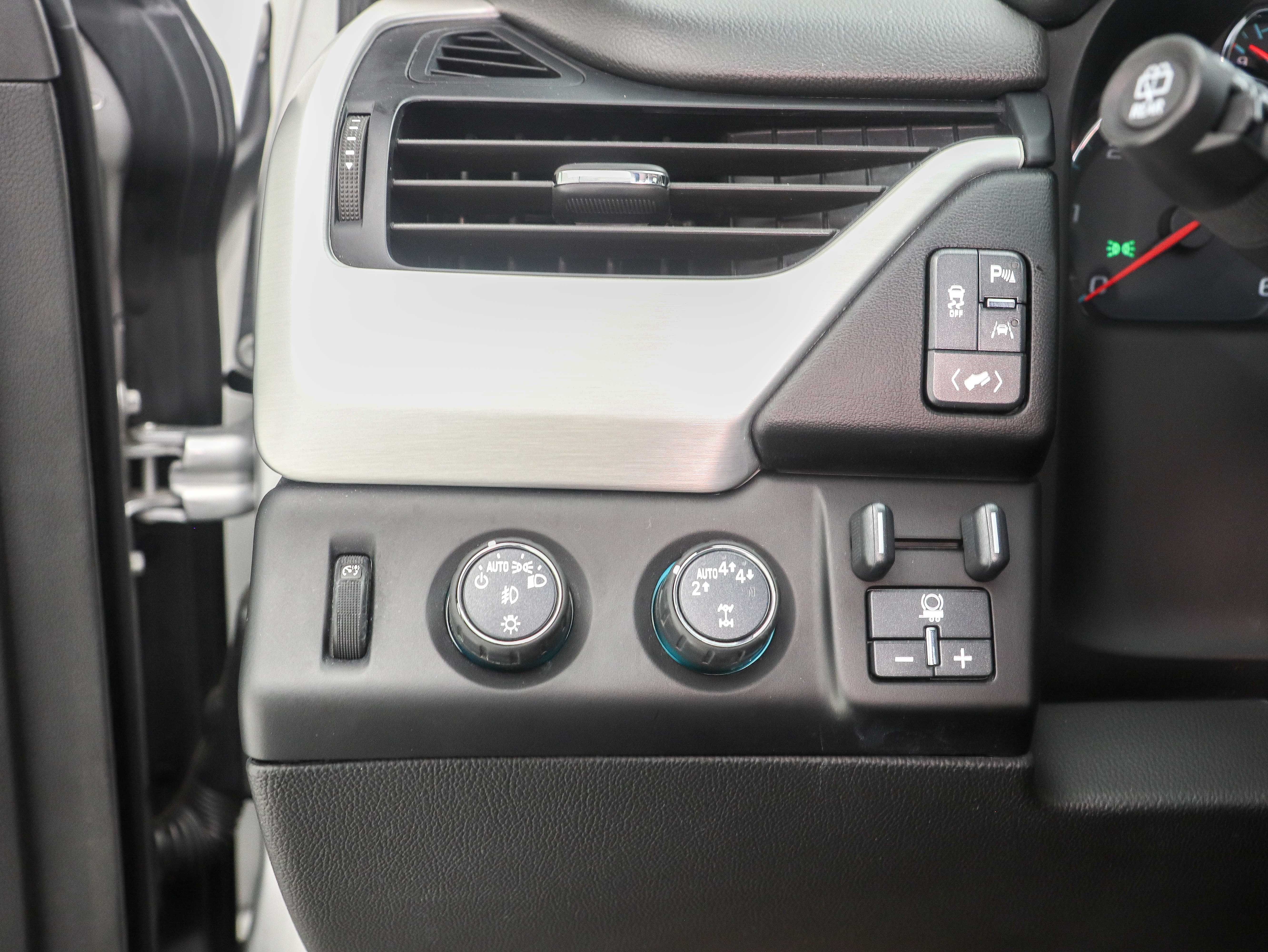 Used 2020 GMC Yukon XL SLT w/ Premium Edition AWD/4WD image 26