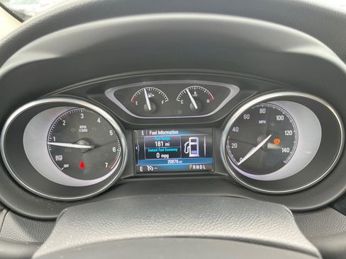 Used 2019 Buick Envision Essence FWD image 16