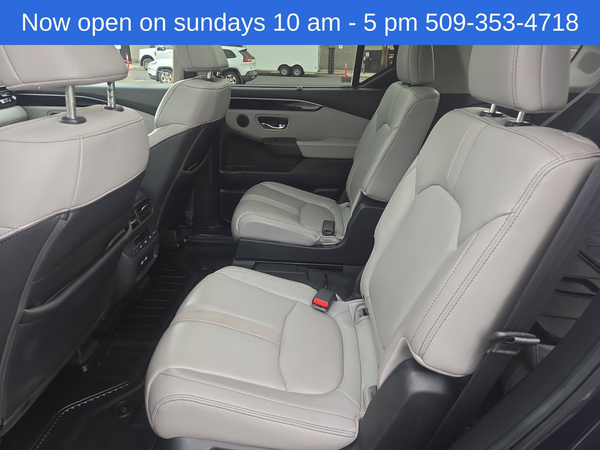 Used 2023 Honda Pilot Touring image 17