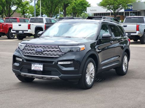 Used 2022 Ford Explorer Limited w/ Equipment Group 301A AWD/4WD image 4