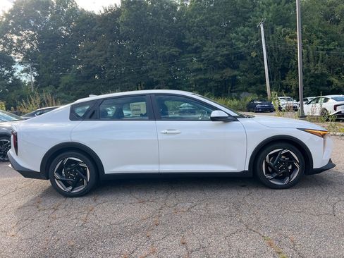 New 2025 Kia K4 EX image 4