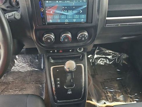 Used 2015 Jeep Patriot Latitude AWD/4WD image 17