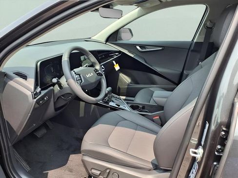 New 2025 Kia Niro EX image 19