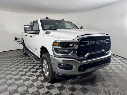 Used 2025 RAM 2500 Big Horn AWD/4WD image 6