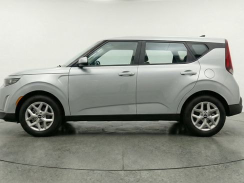 Used 2025 Kia Soul LX w/ LX Technology Package image 5