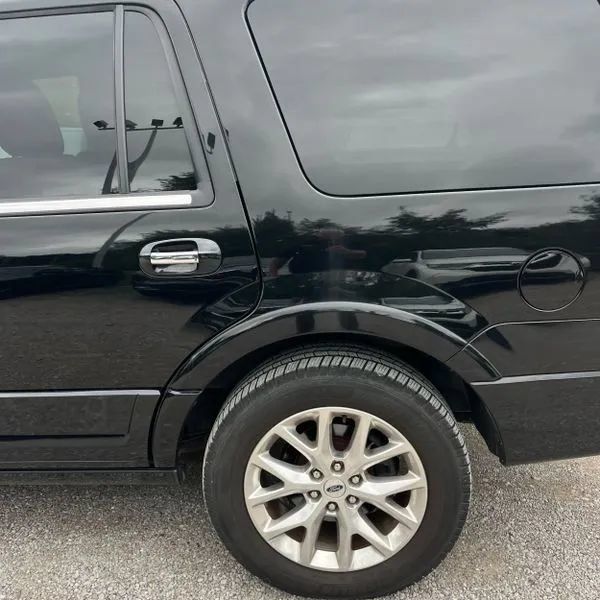 Used 2016 Ford Expedition Limited w/ Equipment Group 301A AWD/4WD image 4
