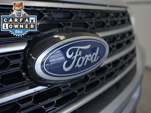 Used 2023 Ford Explorer XLT image 19