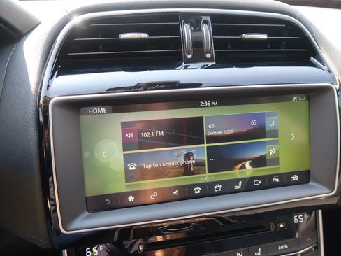 Used 2017 Jaguar XE First Edition image 33