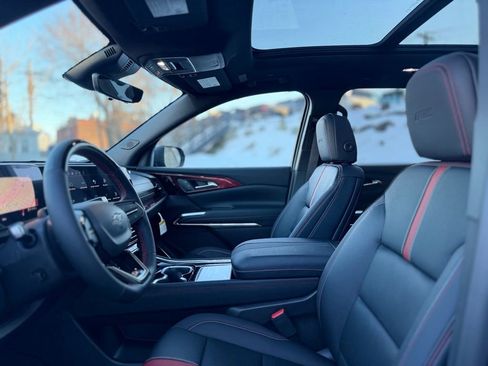 New 2026 Chevrolet Traverse RS w/ LPO, Floor Liner Package image 13