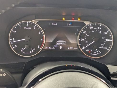 Used 2023 Nissan Pathfinder SL w/ Black Appearance Package image 17