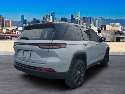 New 2025 Jeep Grand Cherokee Limited image 4