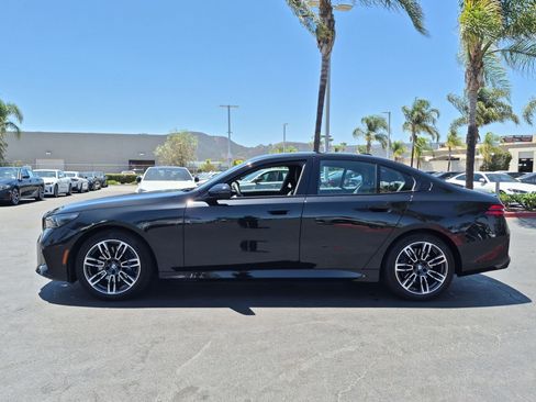 Used 2026 BMW 530i w/ M Sport Package RWD image 7