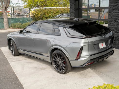Used 2026 Cadillac Lyriq V AWD/4WD image 5