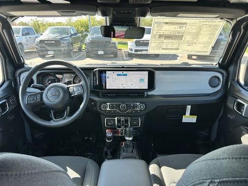 New 2025 Jeep Gladiator Willys image 13