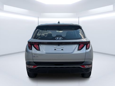 Certified 2024 Hyundai Tucson SE image 4