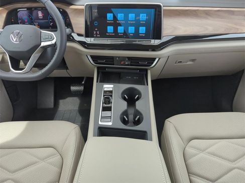 New 2026 Volkswagen Atlas SE image 17