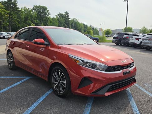 Certified 2023 Kia Forte LXS w/ LXS Technology Package FWD image 8