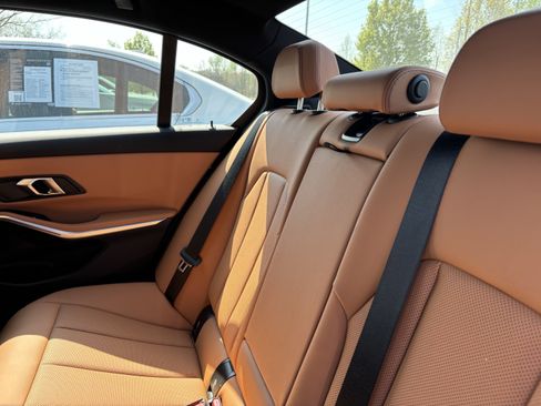 Used 2025 BMW 330i Sedan image 32