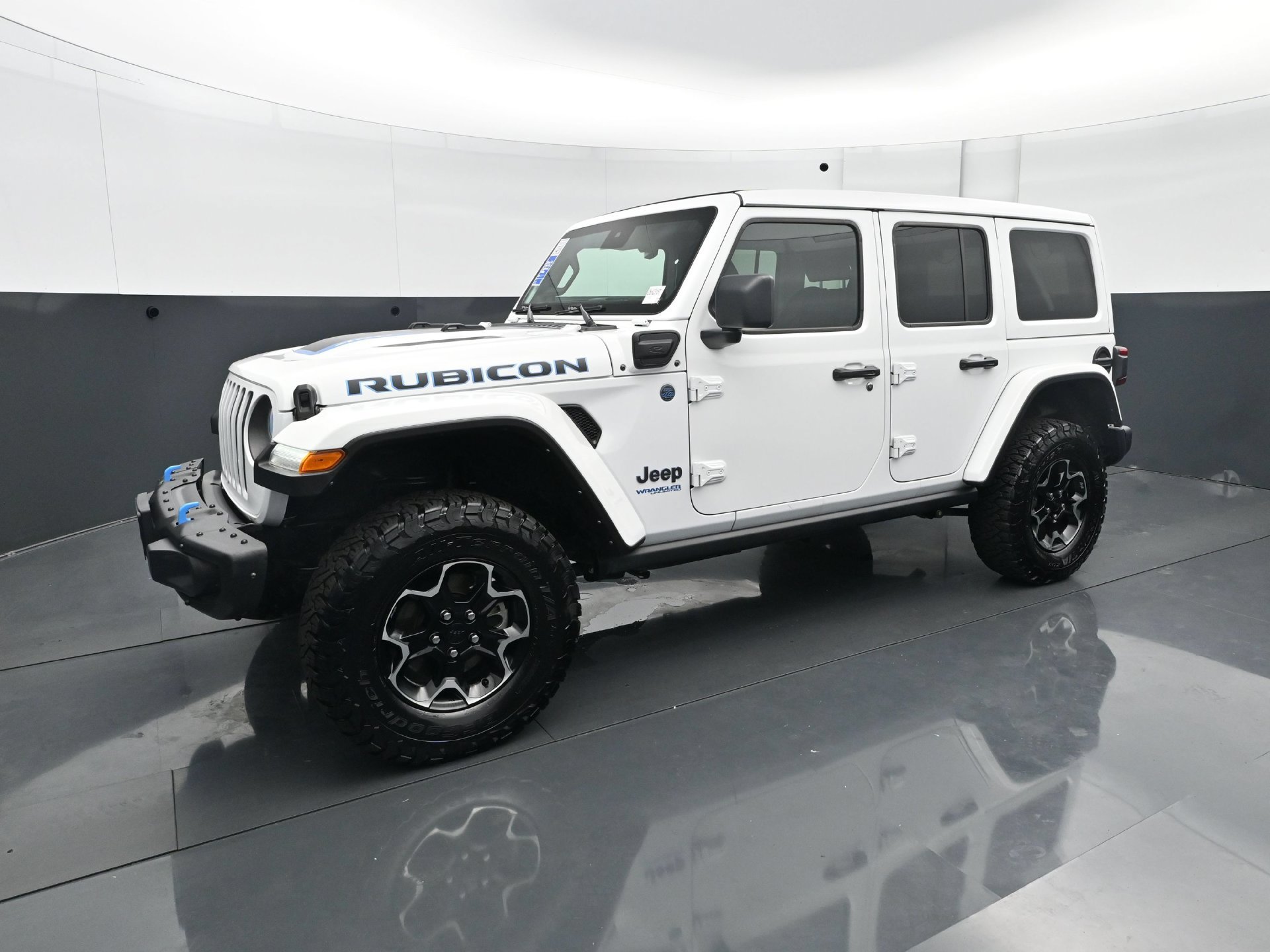 Used 2021 Jeep Wrangler Unlimited Rubicon 4xe w/ Steel Bumper Group AWD/4WD image 2