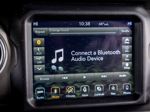 Used 2019 Jeep Wrangler Unlimited Sahara image 32