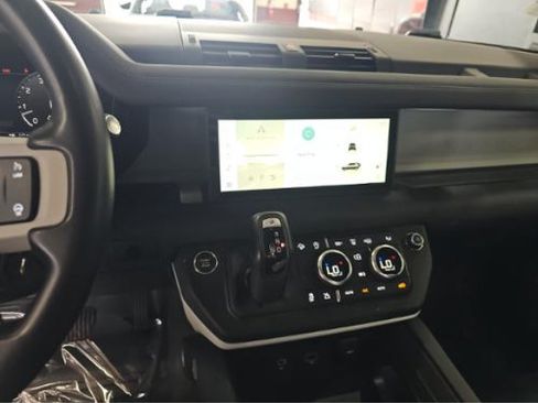 Used 2024 Land Rover Defender 110 S AWD/4WD image 6