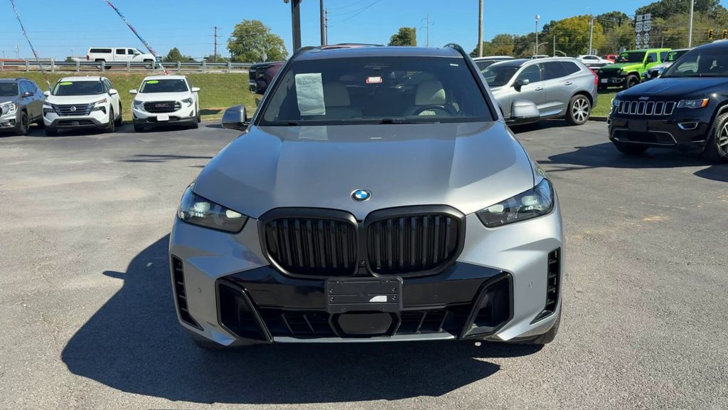 Used 2024 BMW X5 xDrive40i w/ M Sport Package AWD/4WD image 2