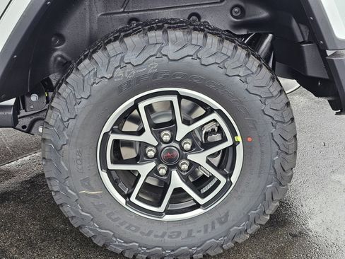 New 2026 Jeep Wrangler Unlimited Rubicon w/ Technology Group image 10