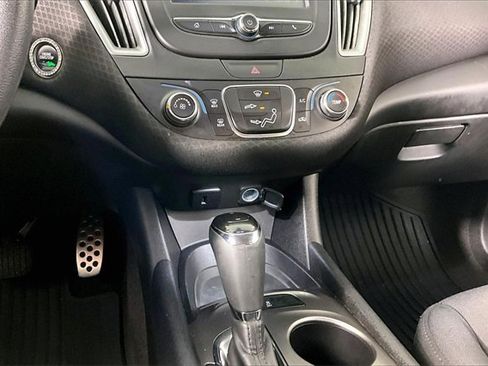 Used 2017 Chevrolet Malibu LS w/ LPO, Convenience Package 2 image 9