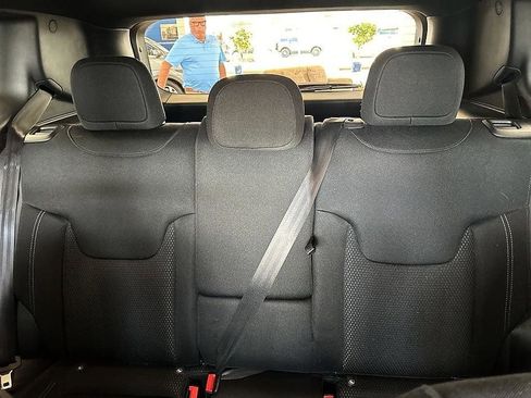 Used 2022 Jeep Renegade Altitude w/ Convenience Group image 24