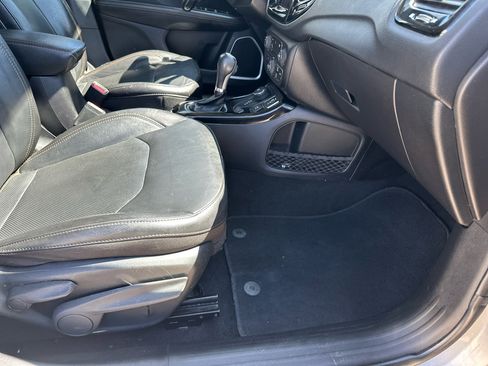 Used 2019 Jeep Compass Limited w/ Safety & Security Group image 18