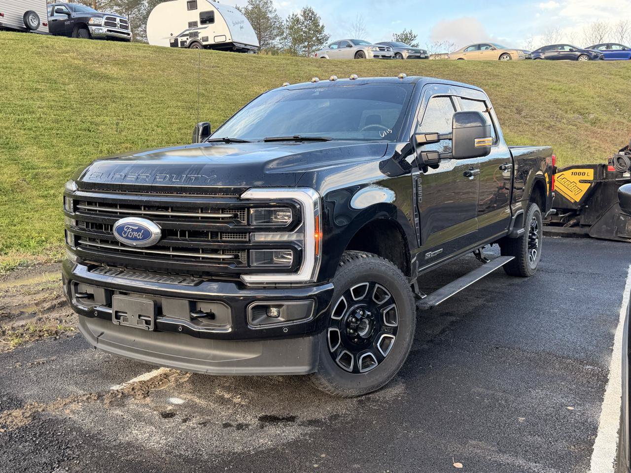 Used 2026 Ford F250 Platinum w/ FX4 Off-Road Package AWD/4WD image 1