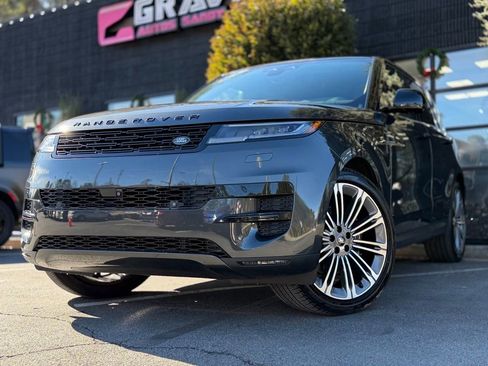 Used 2024 Land Rover Range Rover Sport SE image 2