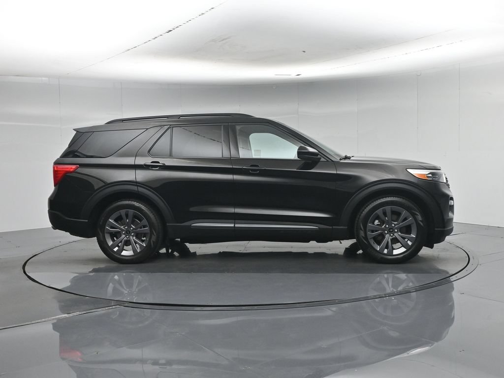 Certified 2023 Ford Explorer XLT w/ Equipment Group 202A RWD image 34