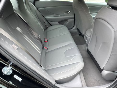 Certified 2025 Hyundai Elantra Sport image 15