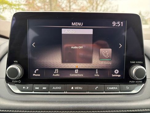 Used 2023 Nissan Rogue S image 20