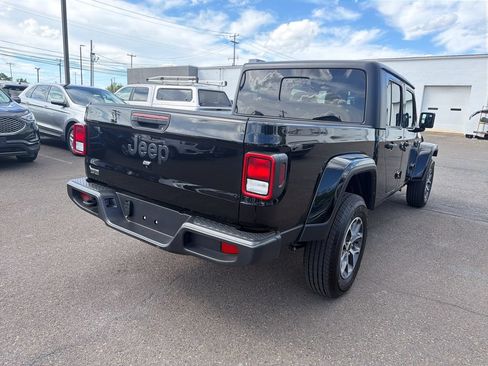 Used 2024 Jeep Gladiator Sport AWD/4WD image 5