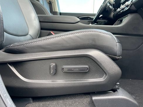 Certified 2025 Honda Pilot Touring image 30