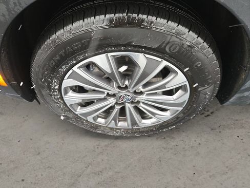 Certified 2025 Buick Envision Preferred image 9