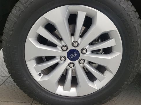 Used 2016 Ford F150 XL w/ Equipment Group 101A Mid AWD/4WD image 31
