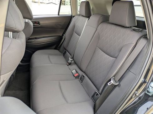 Used 2025 Toyota Corolla Cross LE image 24